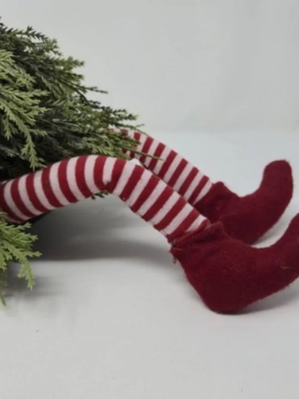 ​Ganz Christmas Gnome Shelf Sitter Red Striped Dangle Legs Pine Needle Beard